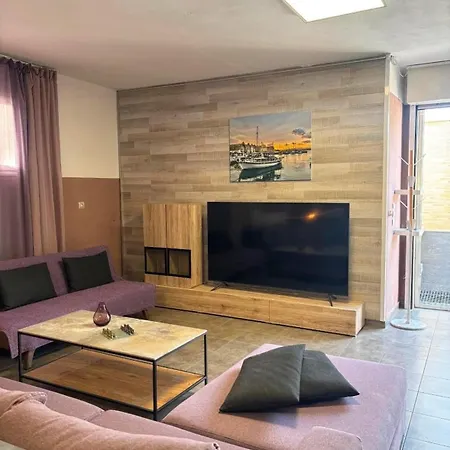 Architect Private 220sqm Villa *